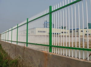 供應(yīng)市政護欄網(wǎng)價格 道路護欄網(wǎng)廠家久經(jīng)耐樣式新穎